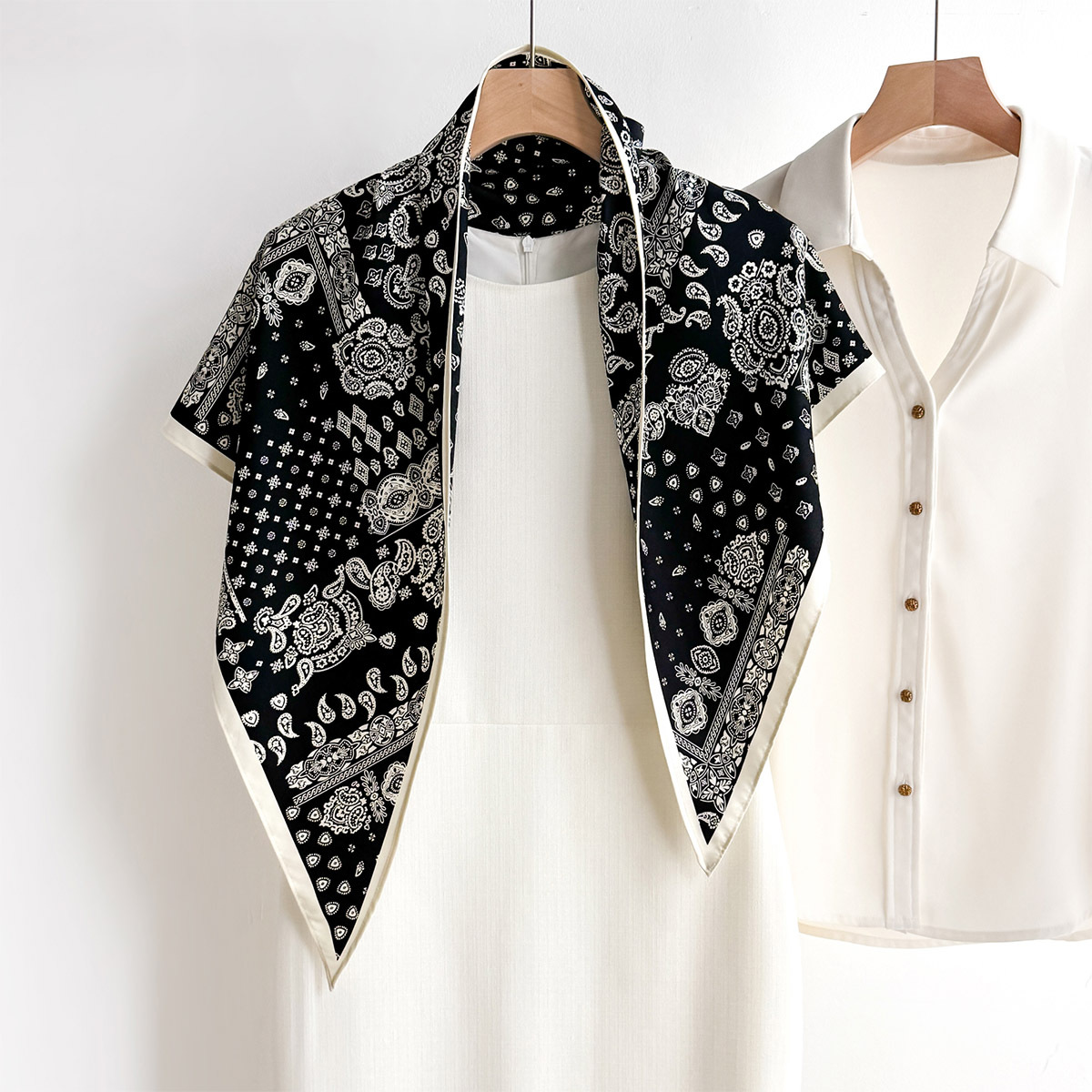 Smooth Silky Touch Triangle Ba - Bandana Multi Way ulasan dan harga